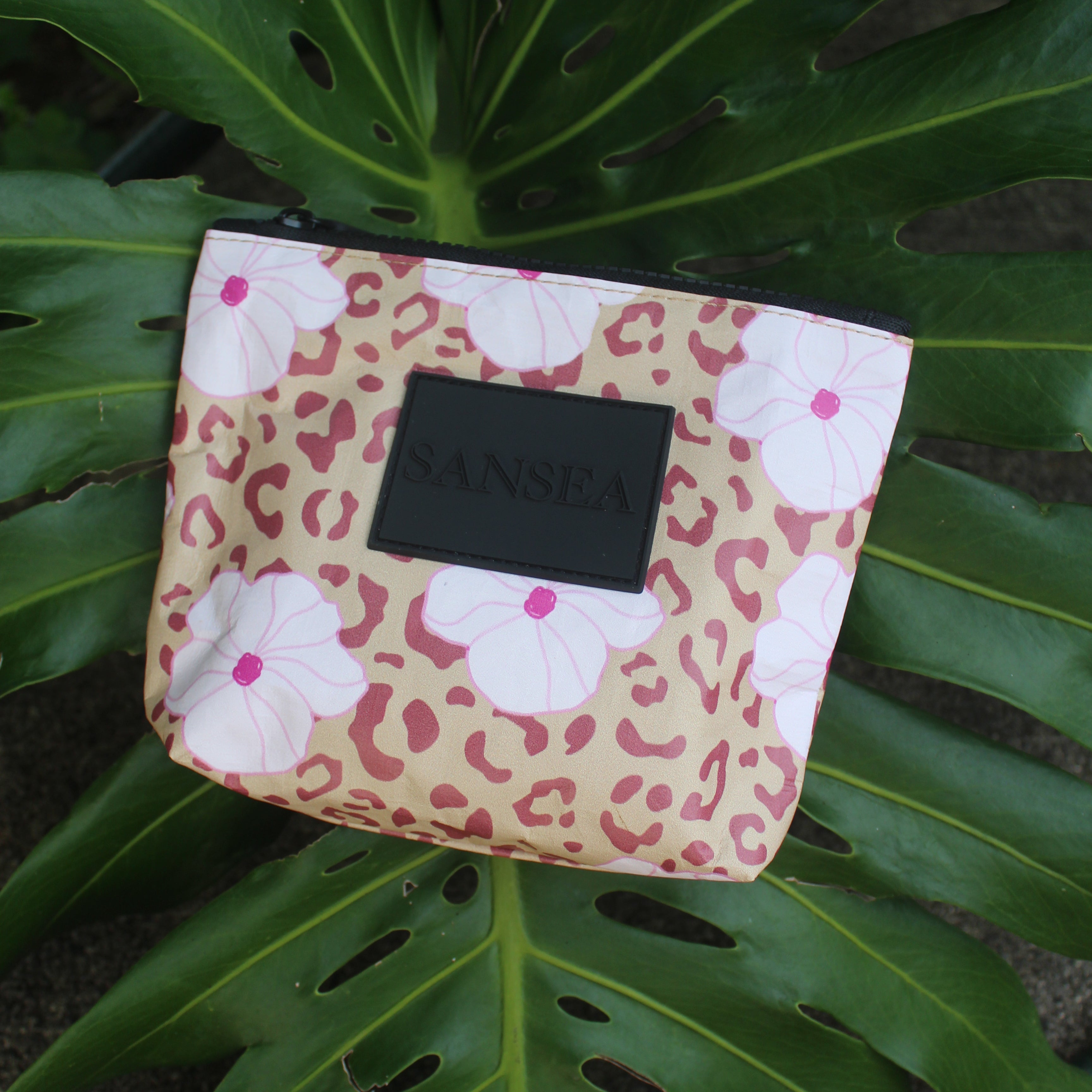 SANSEA TRAVEL POUCH IN SAKURA PRINT