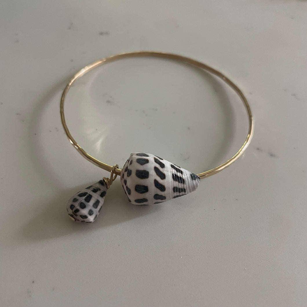 MAMA + BABY CONE SHELL BANGLE SIZE 7