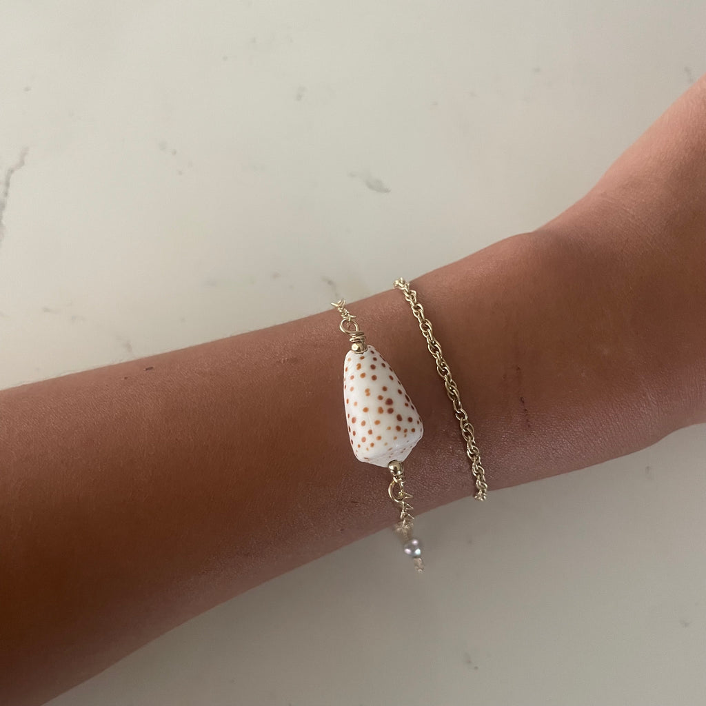 FLEA CONE SHELL BRACELET