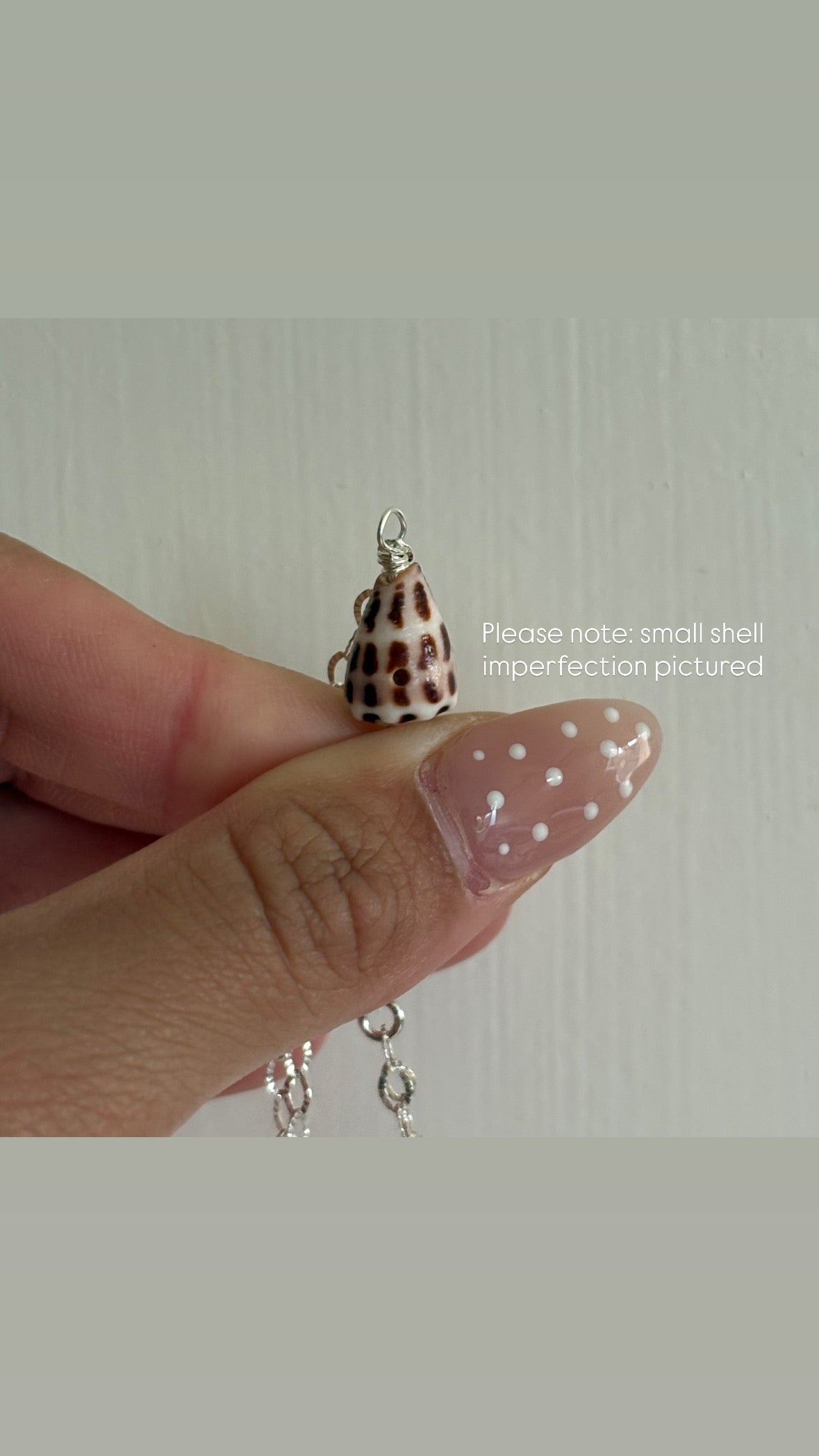 STERLING SILVER HEBREW SHELL HAND CHAIN