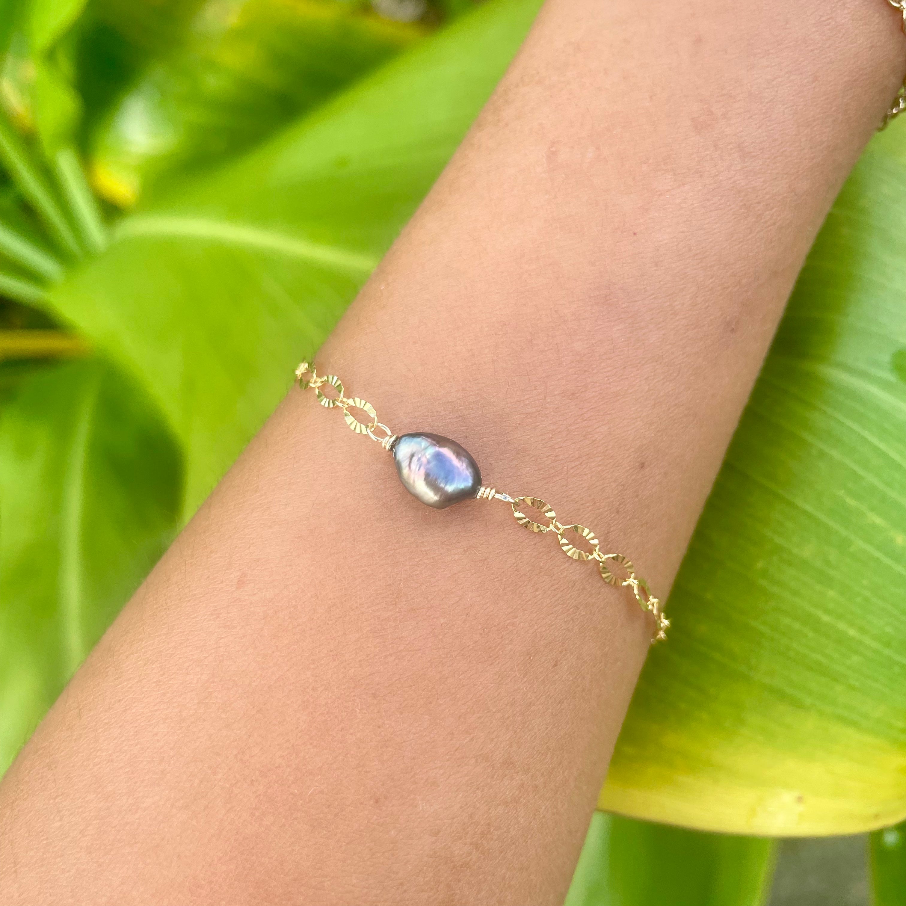KESHI STATEMENT BRACELET