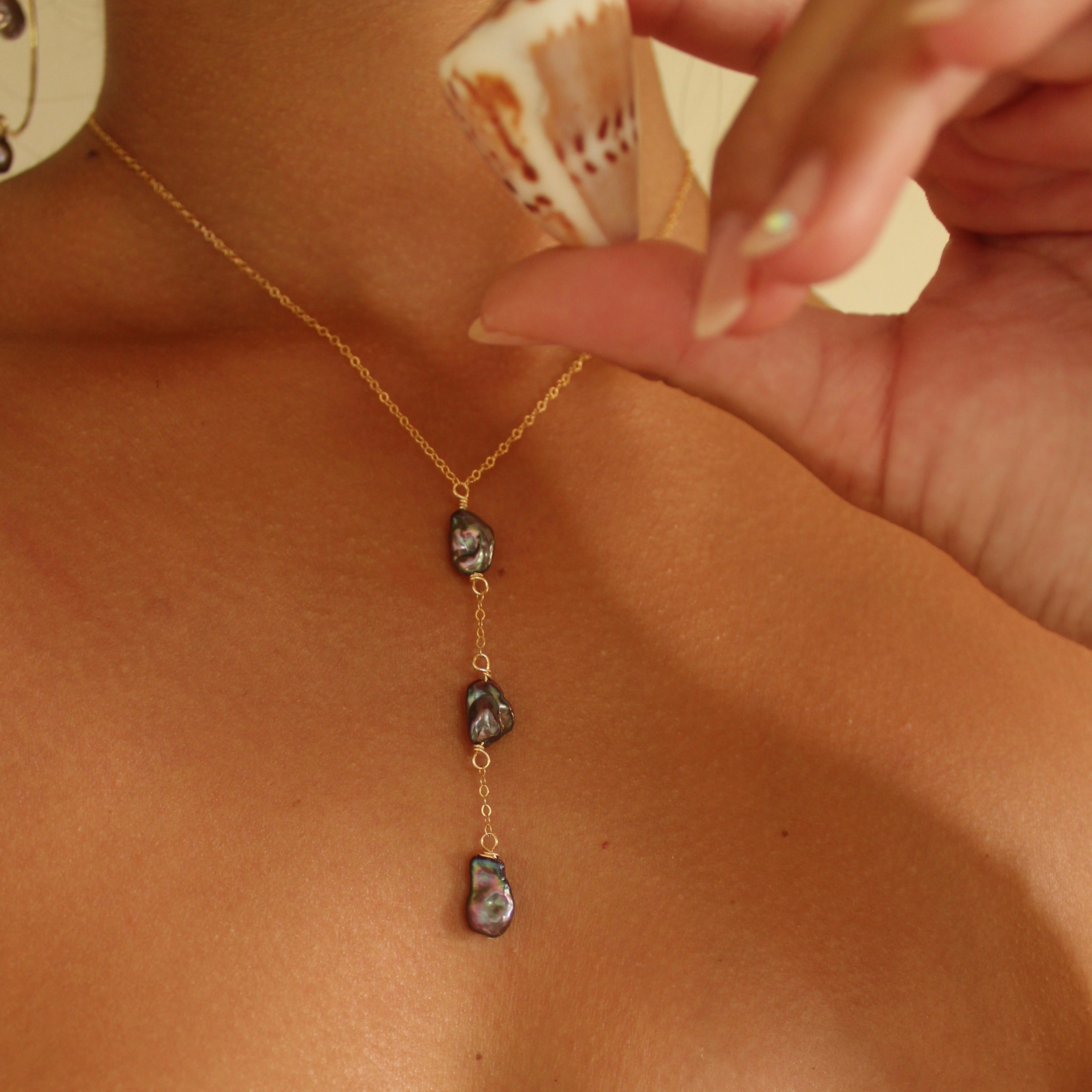 KESHI PEARL LARIAT NECKLACE