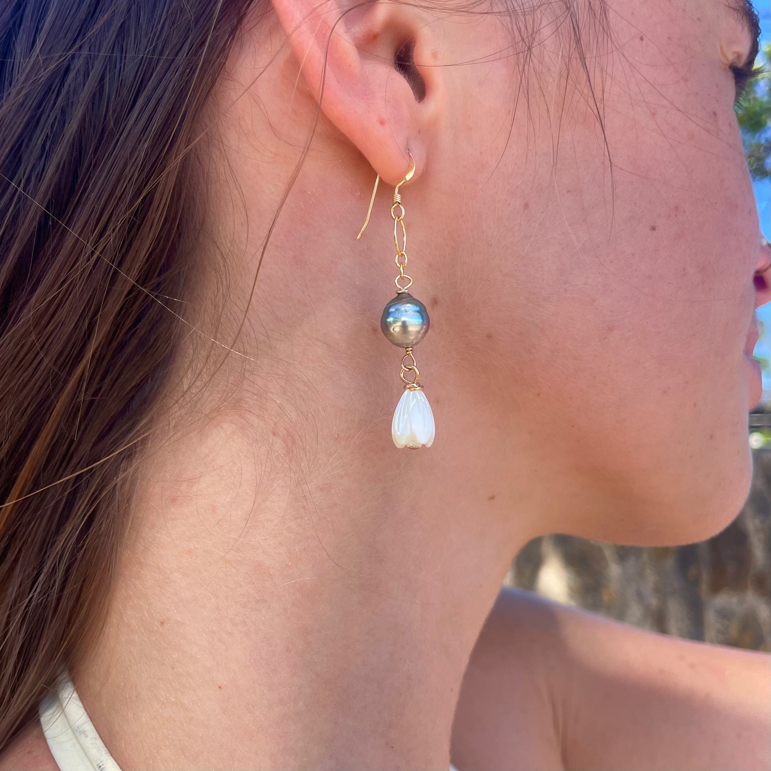 MOTHER OF PEARL PIKAKE & TAHITIAN PEARL EARRINGS