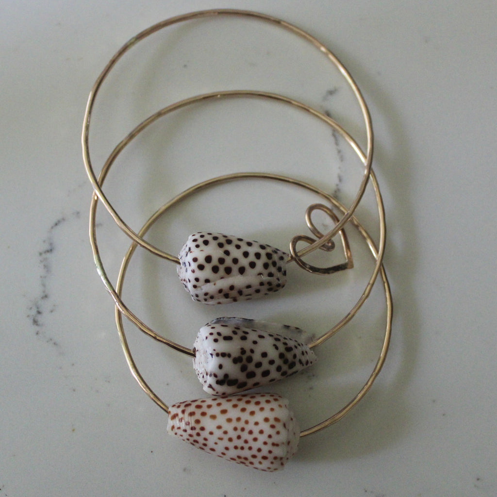 FLEA CONE SHELL BANGLE
