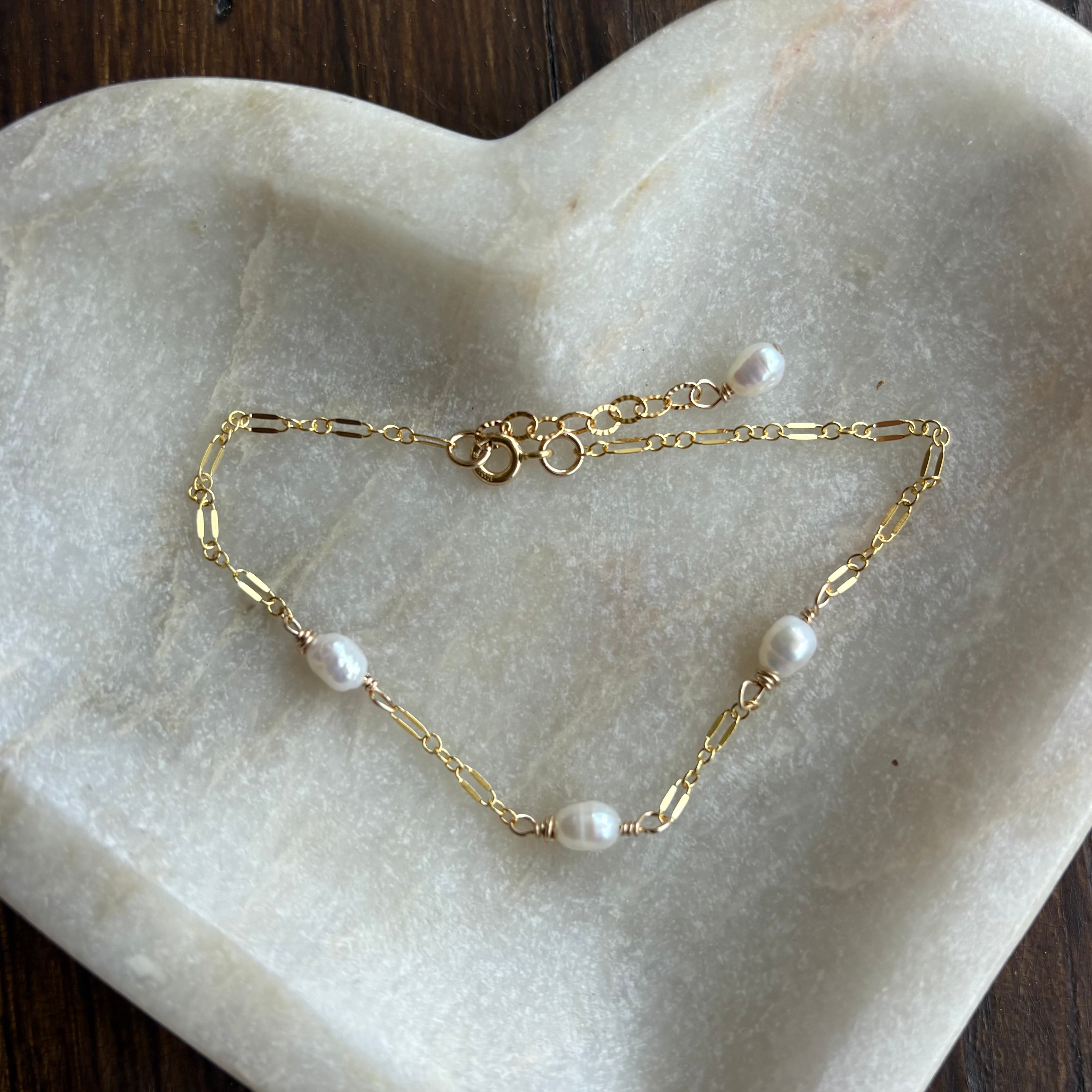 WHITE KAI KESHI ANKLET