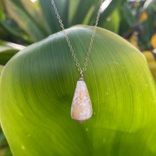 Load image into Gallery viewer, HAWAI’I TEXTILE CONE SHELL NECKLACE
