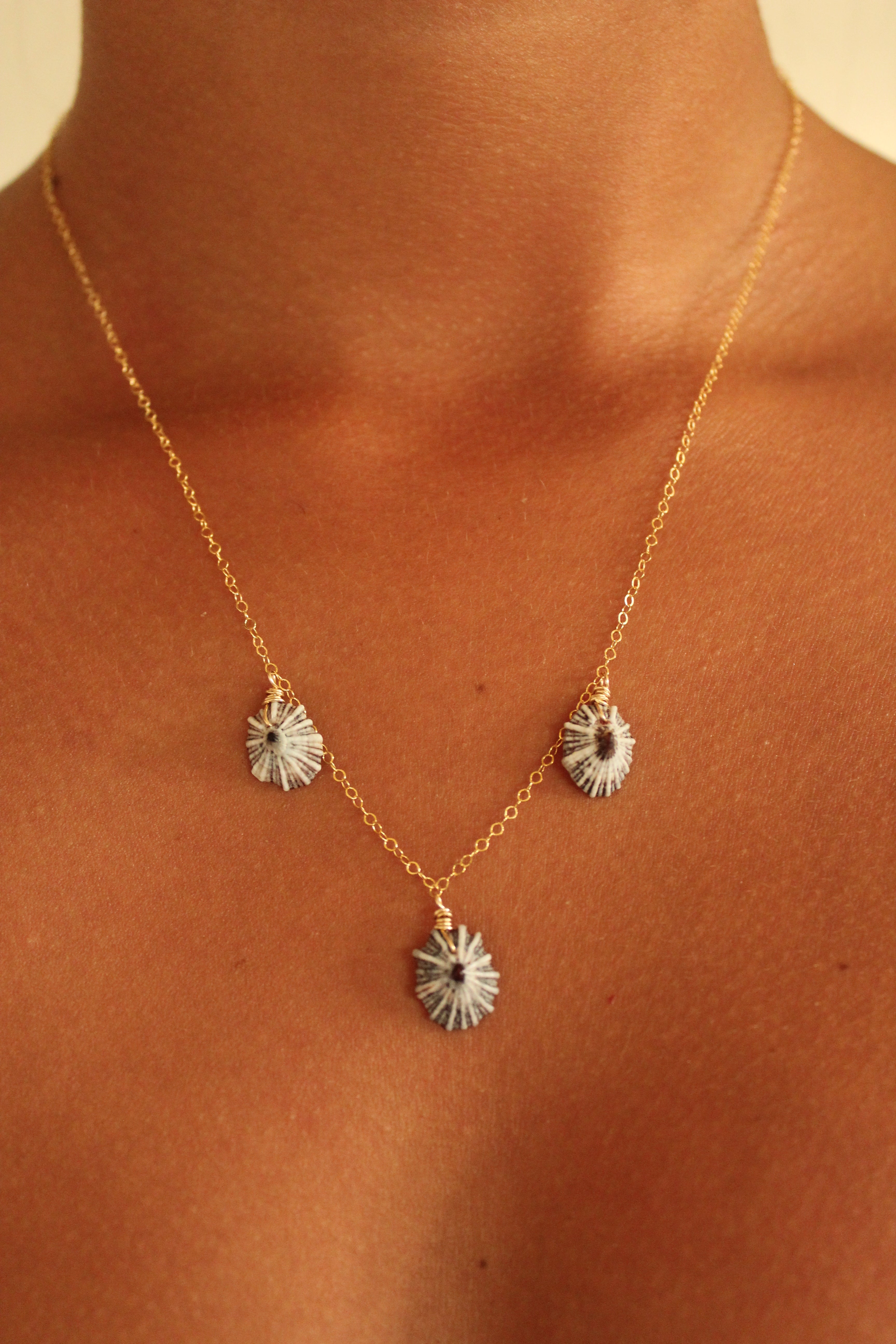 TRIPLE 'OPIHI ‘AWA NECKLACE