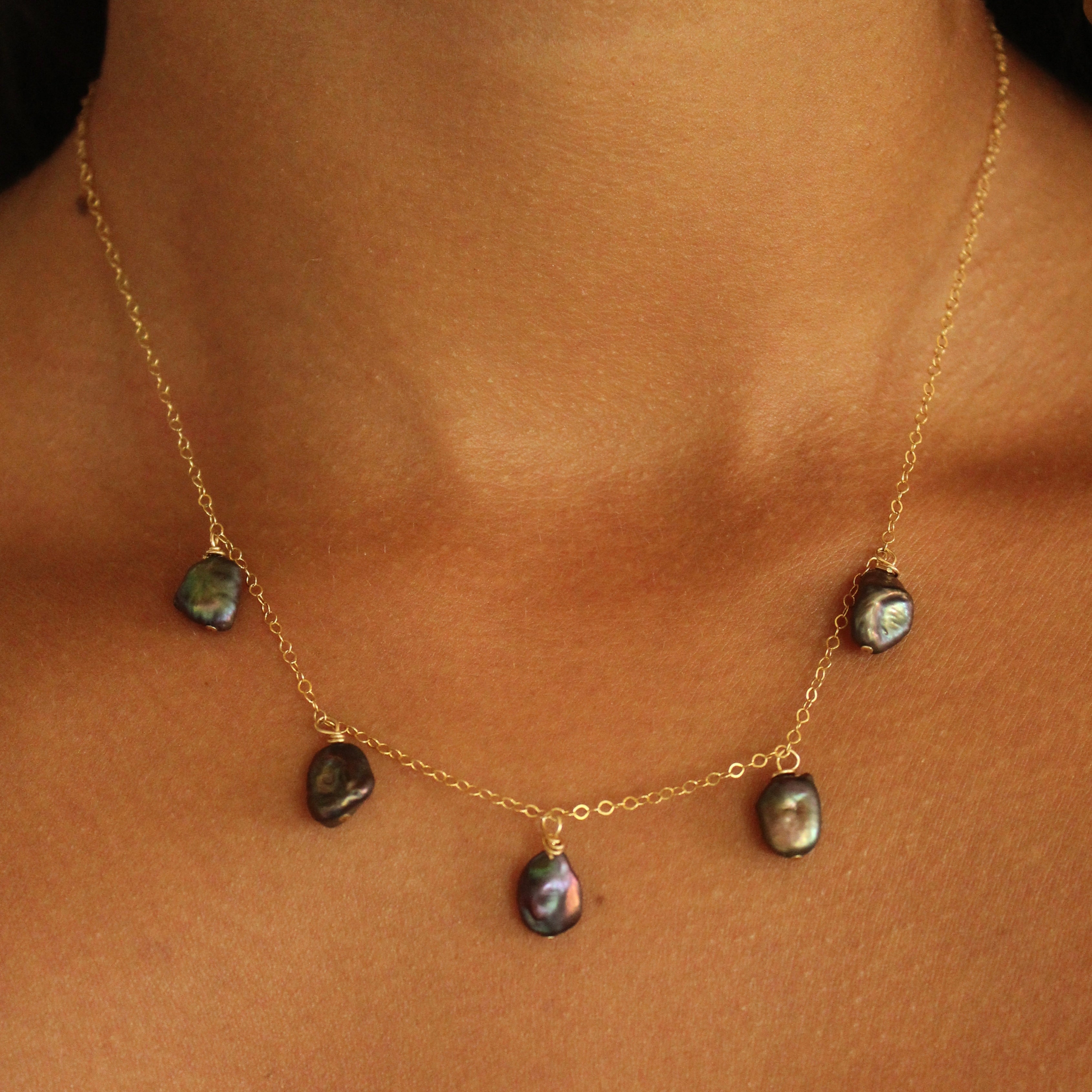 CHELSY KESHI NECKLACE