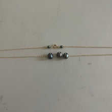 Load image into Gallery viewer, FLOATING TRIPLE PEARL NECKLACE
