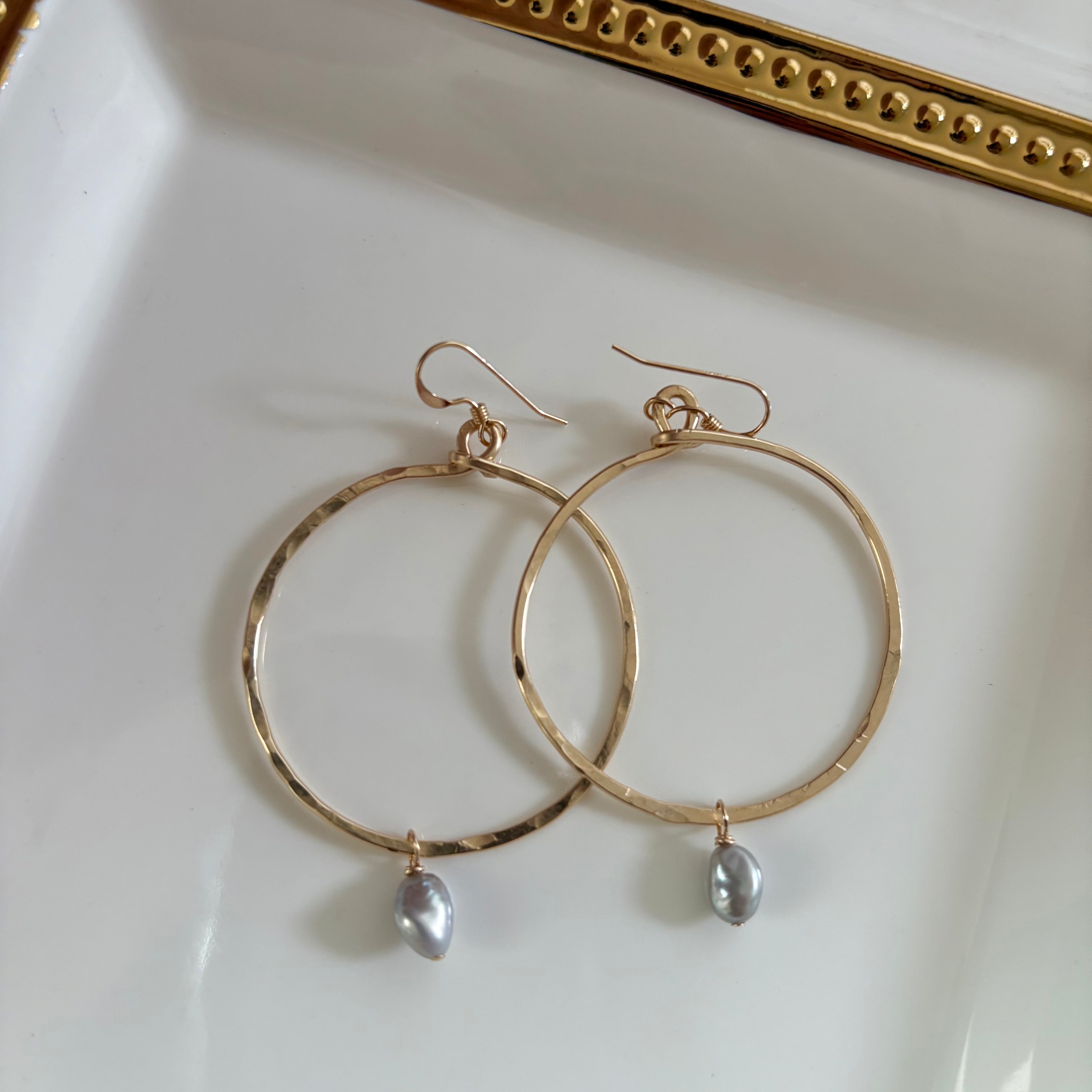EVERYDAY KESHI STATEMENT HOOPS