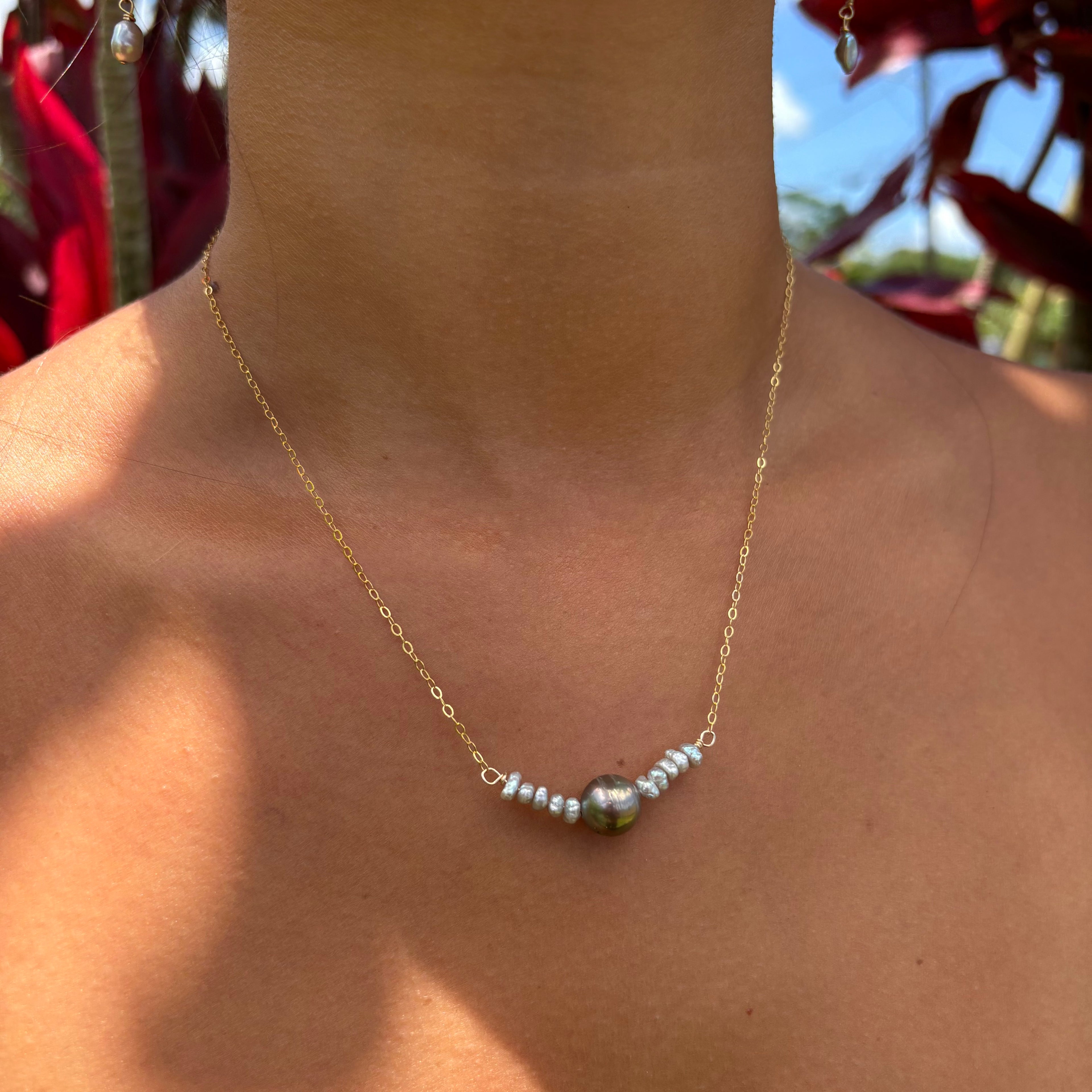 CHUNS NECKLACE