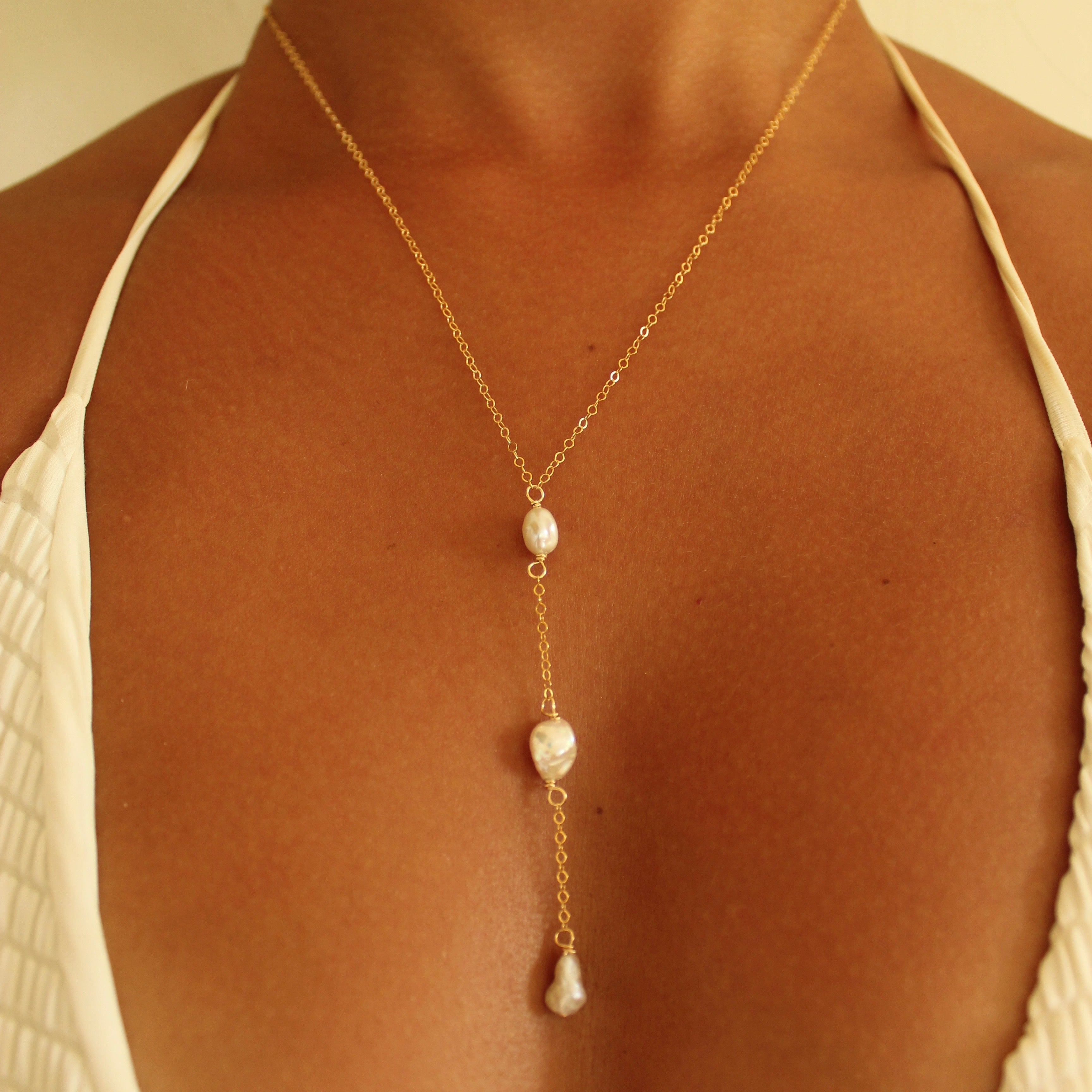WHITE KESHI PEARL LARIAT NECKLACE