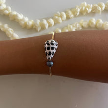 Load image into Gallery viewer, HAWAI‘I PRINCESS BANGLE SIZE 7.5
