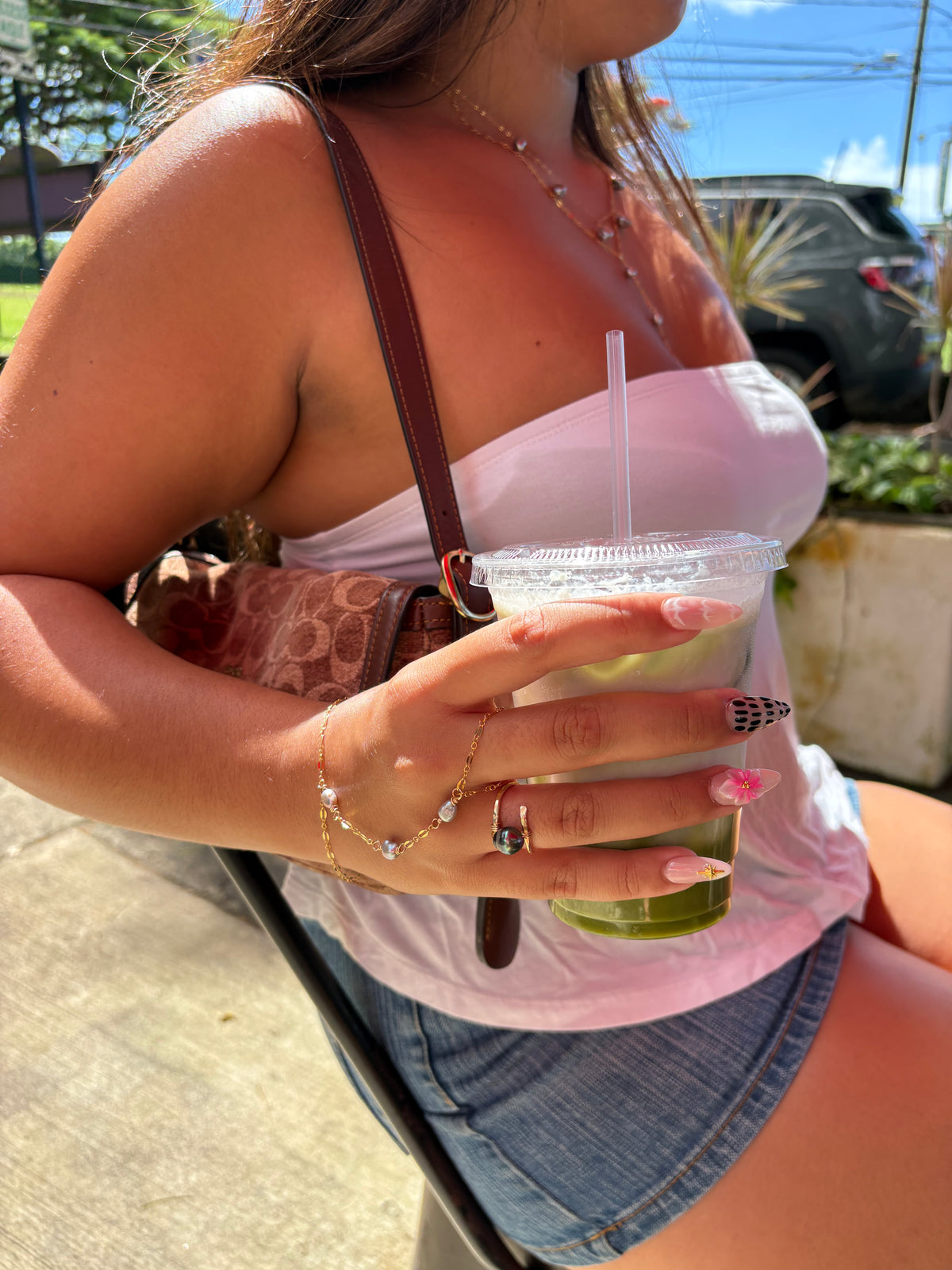 ISLA KESHI HAND CHAIN