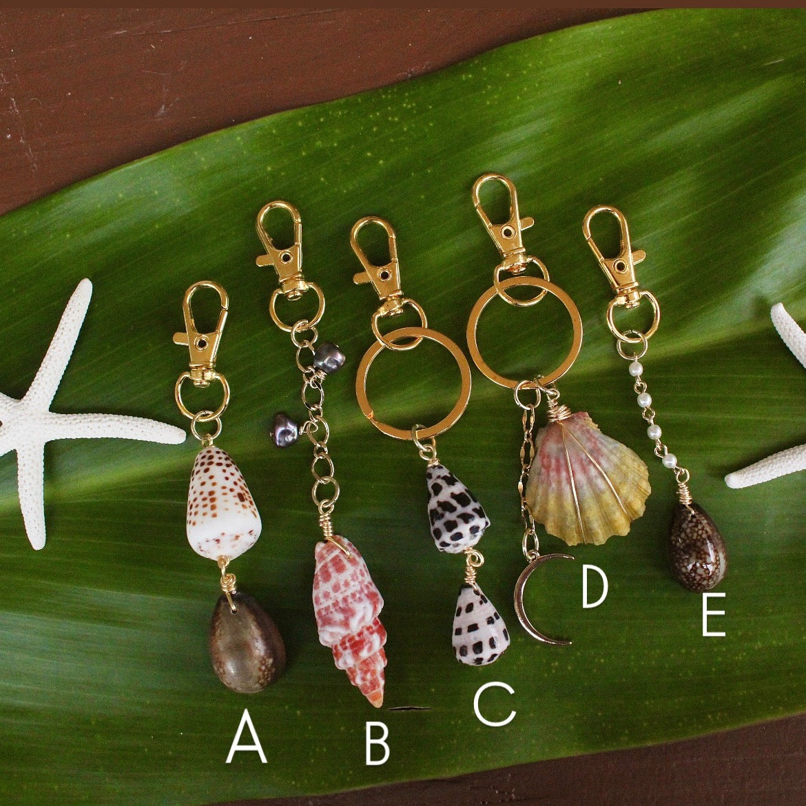 SANSEA SHELL KEYCHAIN