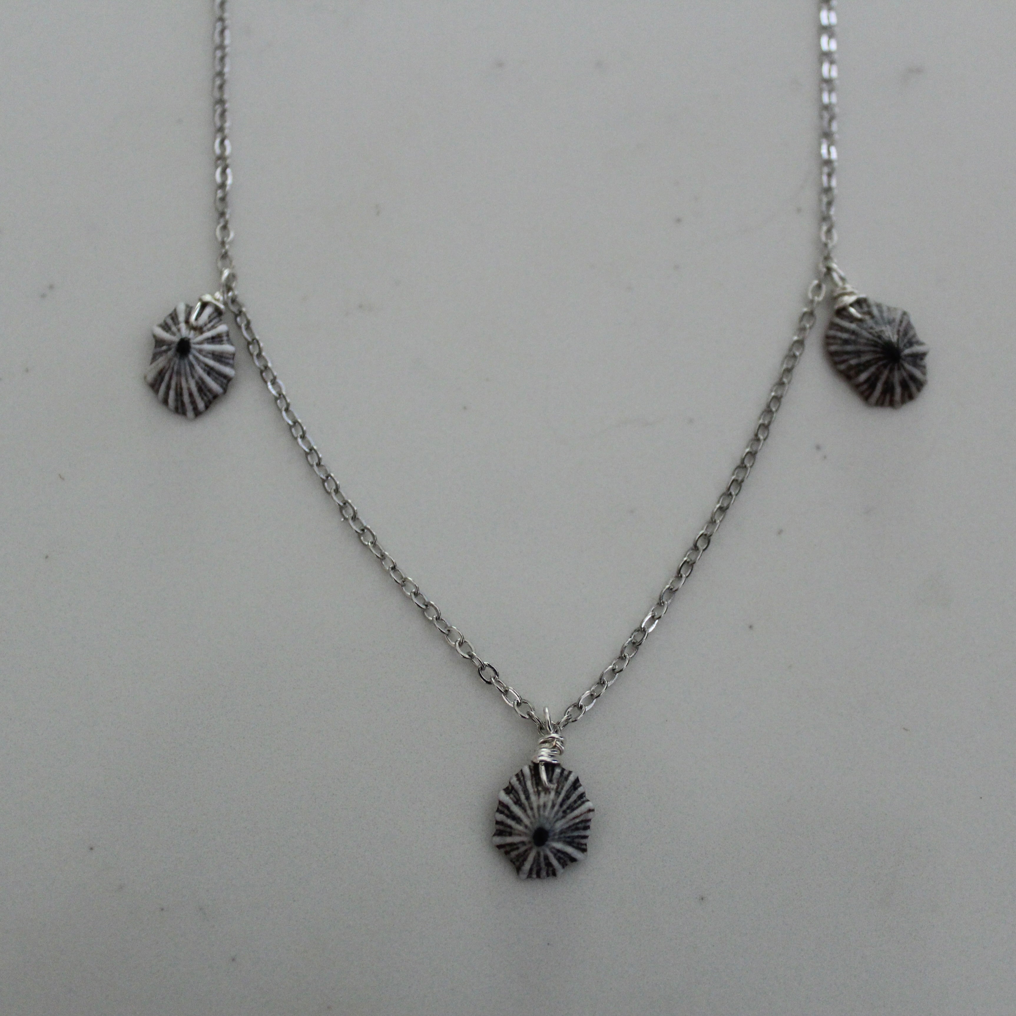 SILVER 'OPIHI ‘AWA NECKLACE