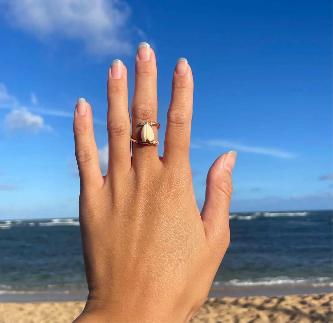 KEʻOKEʻO PIKAKE RING