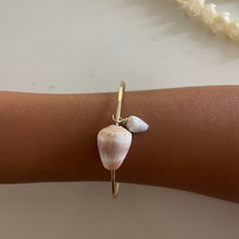 Load image into Gallery viewer, MAMA + BABY CONE SHELL BANGLE SIZE 8
