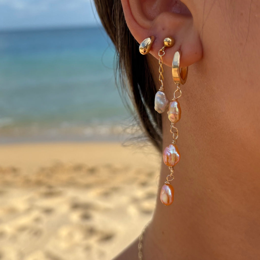PINK KESHI HUGGIE HOOP EARRINGS
