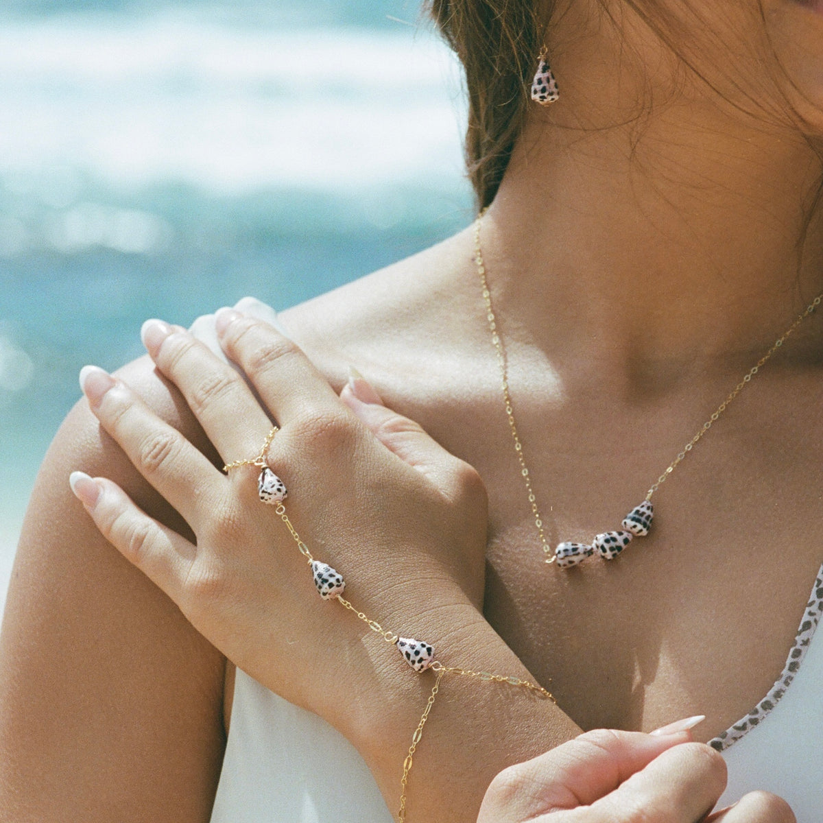 HEBREW SHELL HAND CHAIN