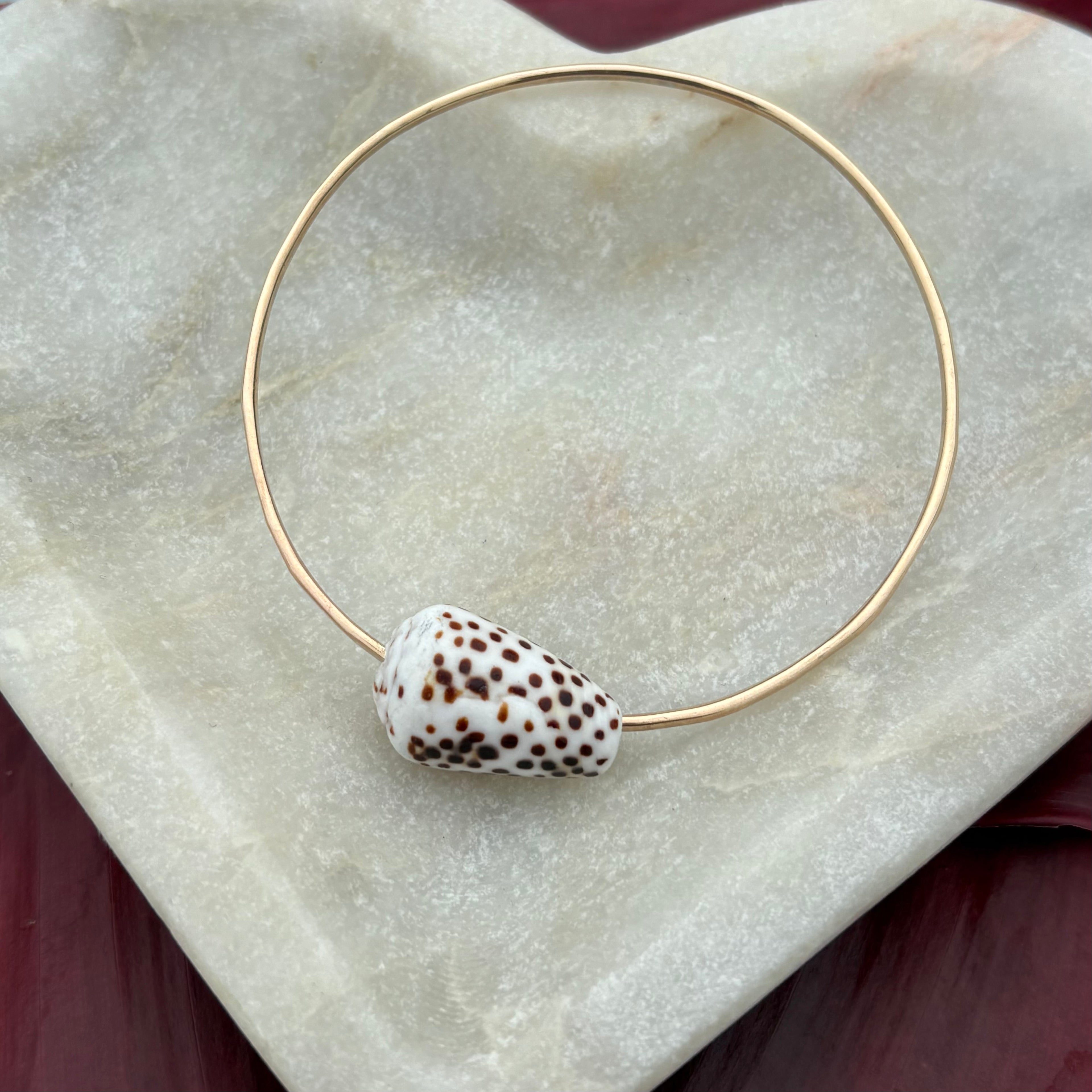 FLEA CONE SHELL BANGLE SIZE 8