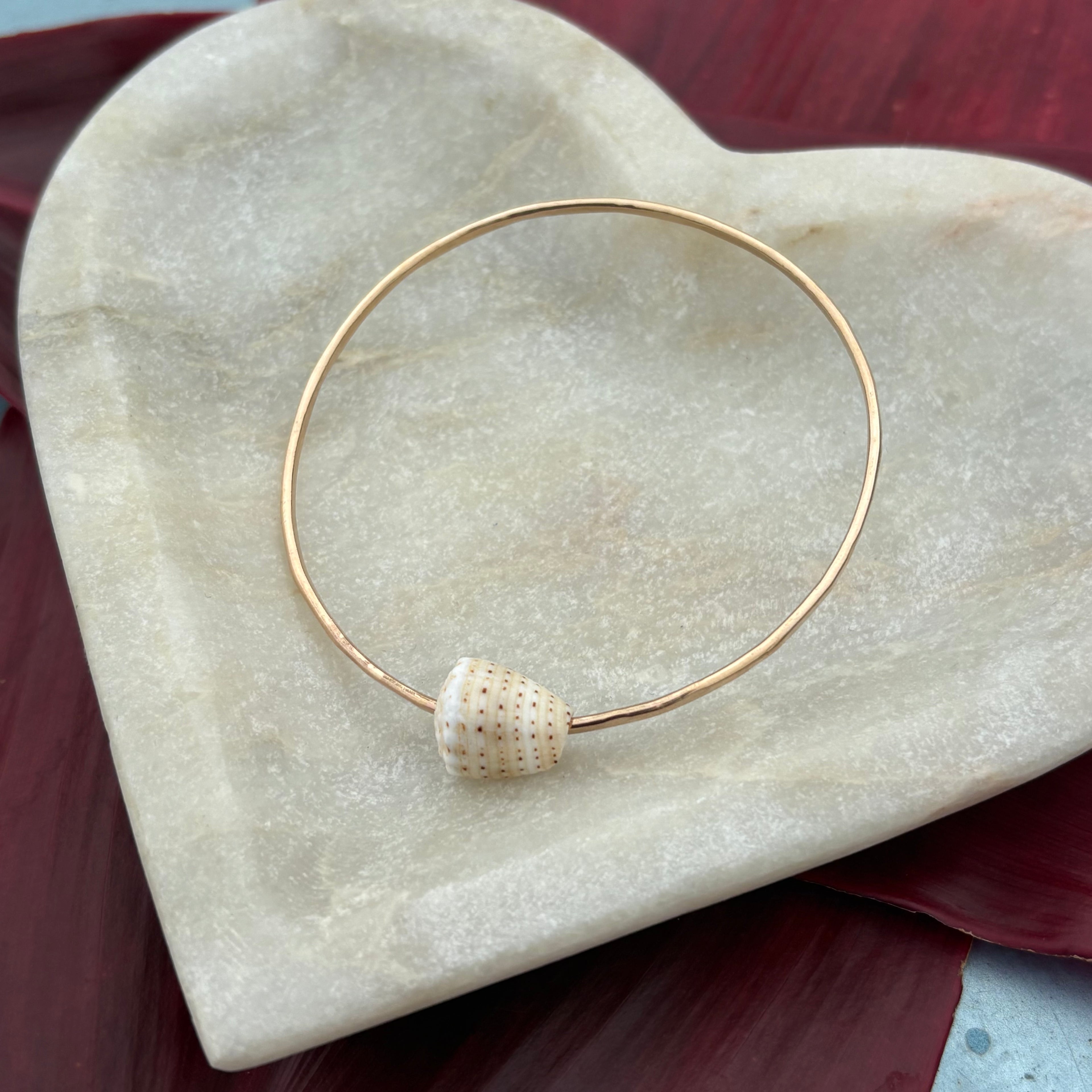 ABBREVIATED CONE SHELL BANGLE SIZE 7