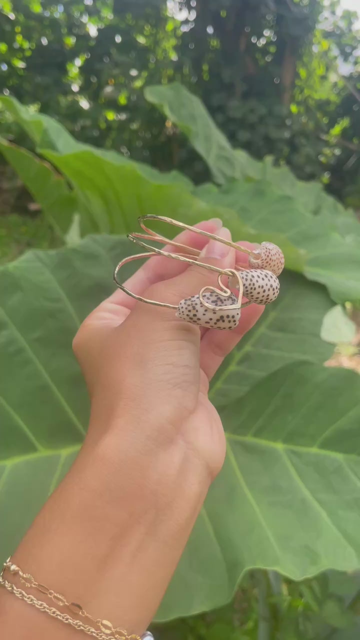 FLEA CONE SHELL BANGLE